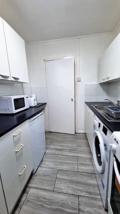2 Bedroom Apartment In Kennington London Luaran gambar